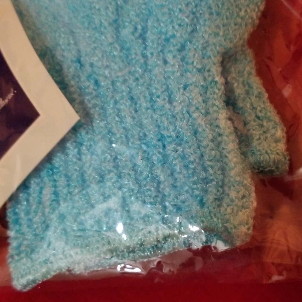 Exfoliating Gloves & Bath Essentials - Picture 6 of 12